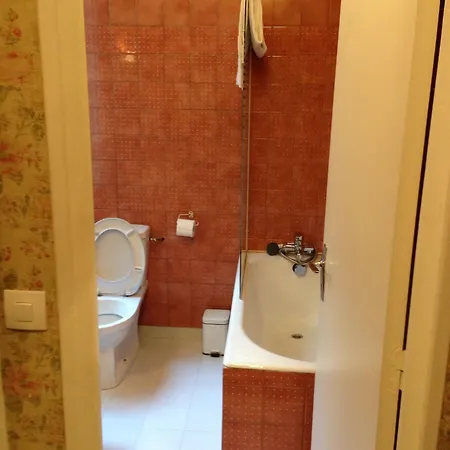 Agora Hotel 2*